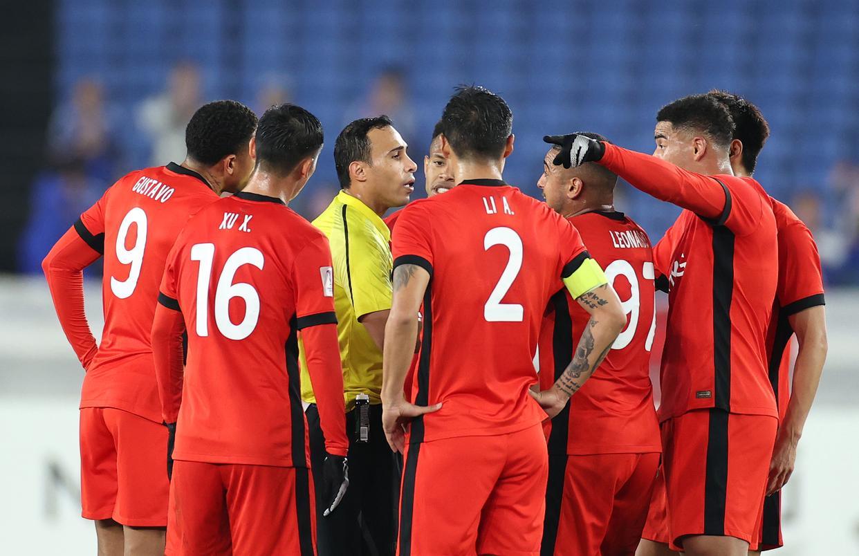 守住领先优势，球队成功晋级淘汰赛(21个球队用淘汰制决定冠军,总共要赛多少场?)