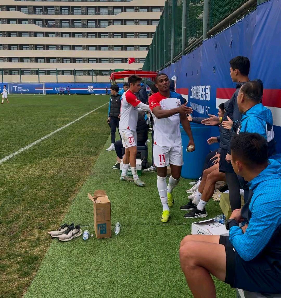 球队在友谊赛中的出色表现备受关注(球队在友谊赛中的出色表现备受关注吗)