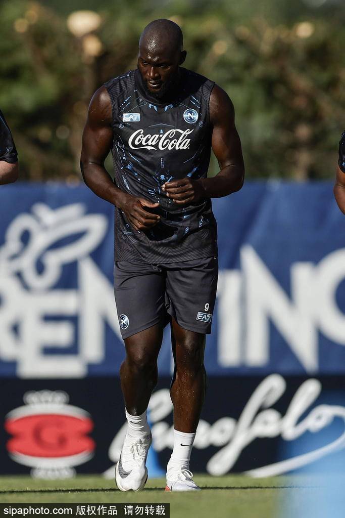 卢卡库复出高效进球,切尔西队反弹劲风 卢卡库复出高效进球,切尔西队反弹劲风