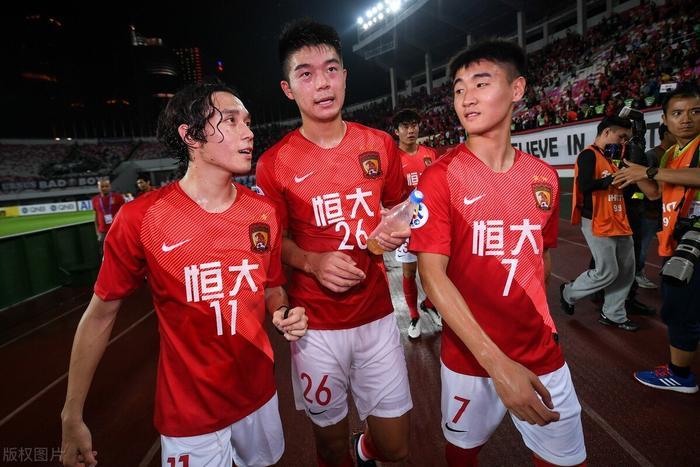 关于恒大客场击败权健，积累宝贵三分继续领跑的信息