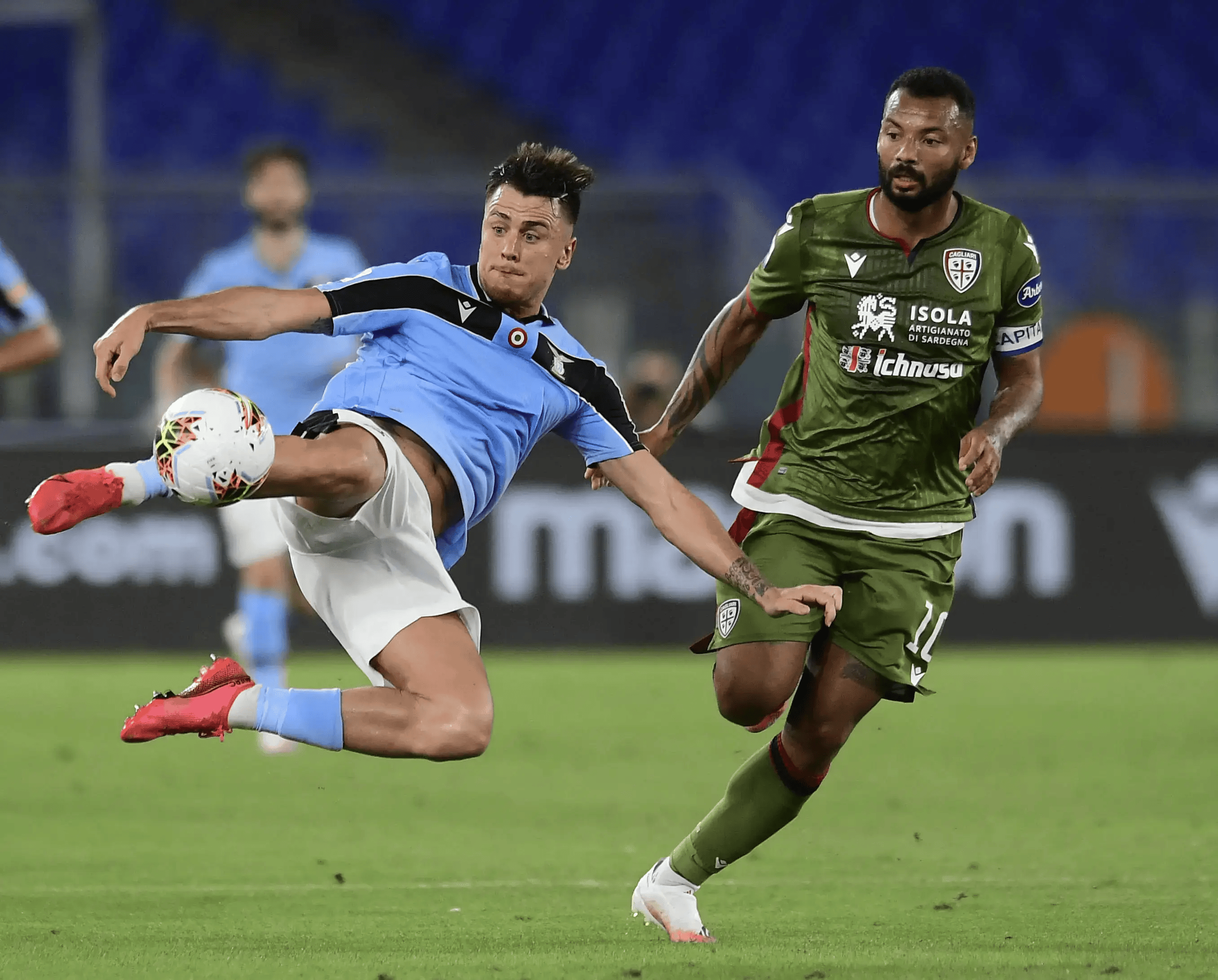 意甲热门球队在欧战中表现抢眼,引发热议 意甲热门球队在欧战中表现抢眼,引发热议