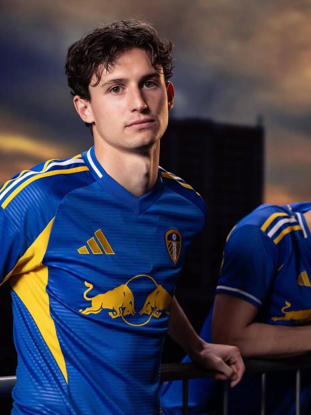 关于利兹联球迷示威,要求俱乐部董事会改革的信息 关于利兹联球迷示威,要求俱乐部董事会改革的信息