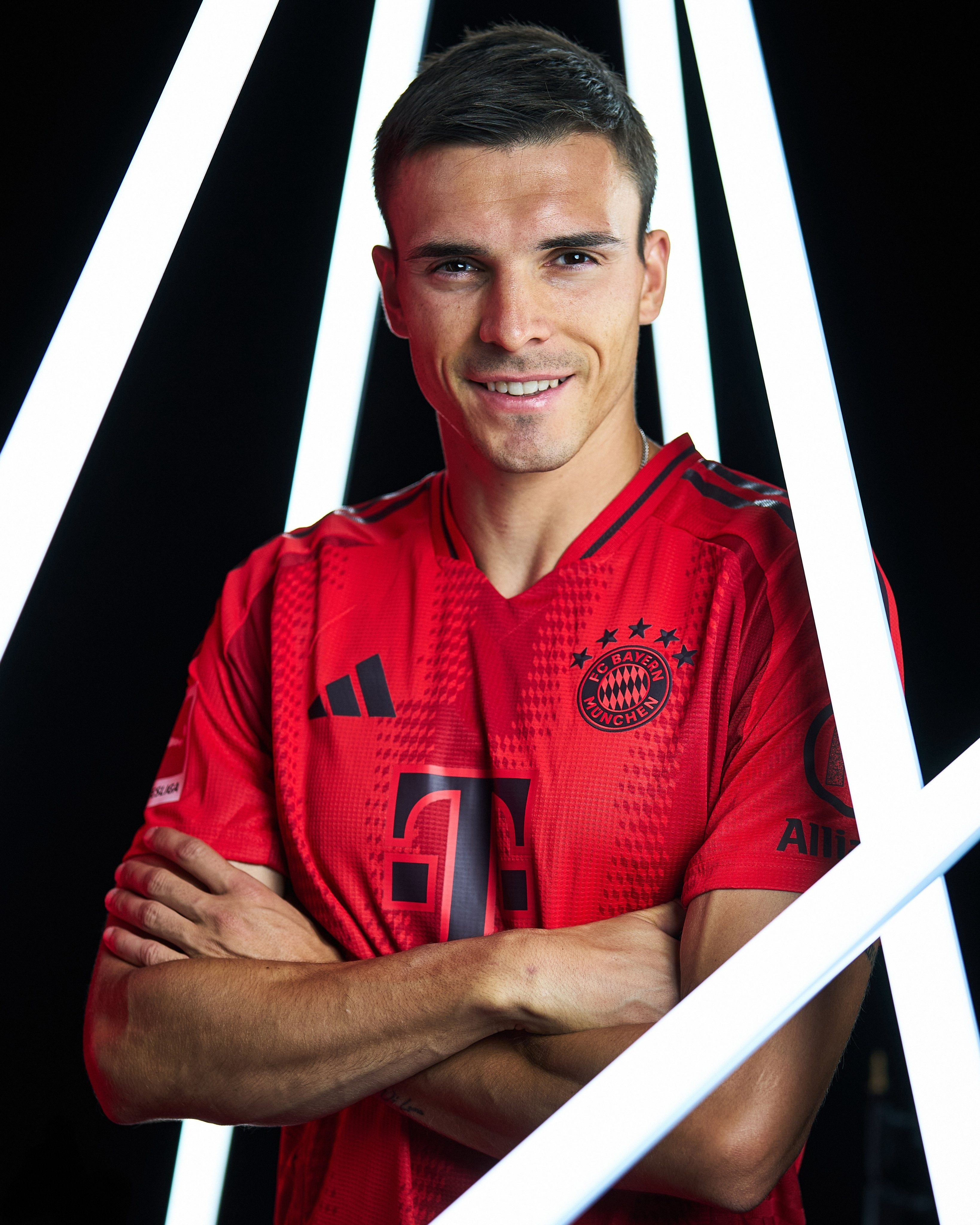 包含拜仁慕尼黑中场大将入选国家队,备战即将到来的比赛的词条 包含拜仁慕尼黑中场大将入选国家队,备战即将到来的比赛的词条