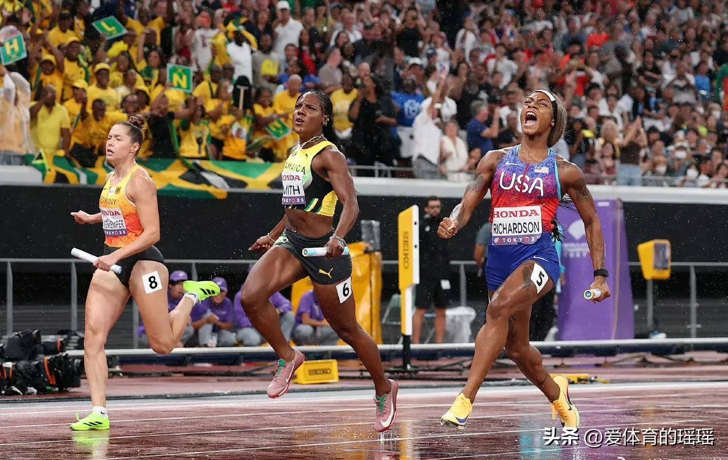 美国短跑选手再次刷新纪录,夺得冠军 美国短跑选手再次刷新纪录,夺得冠军