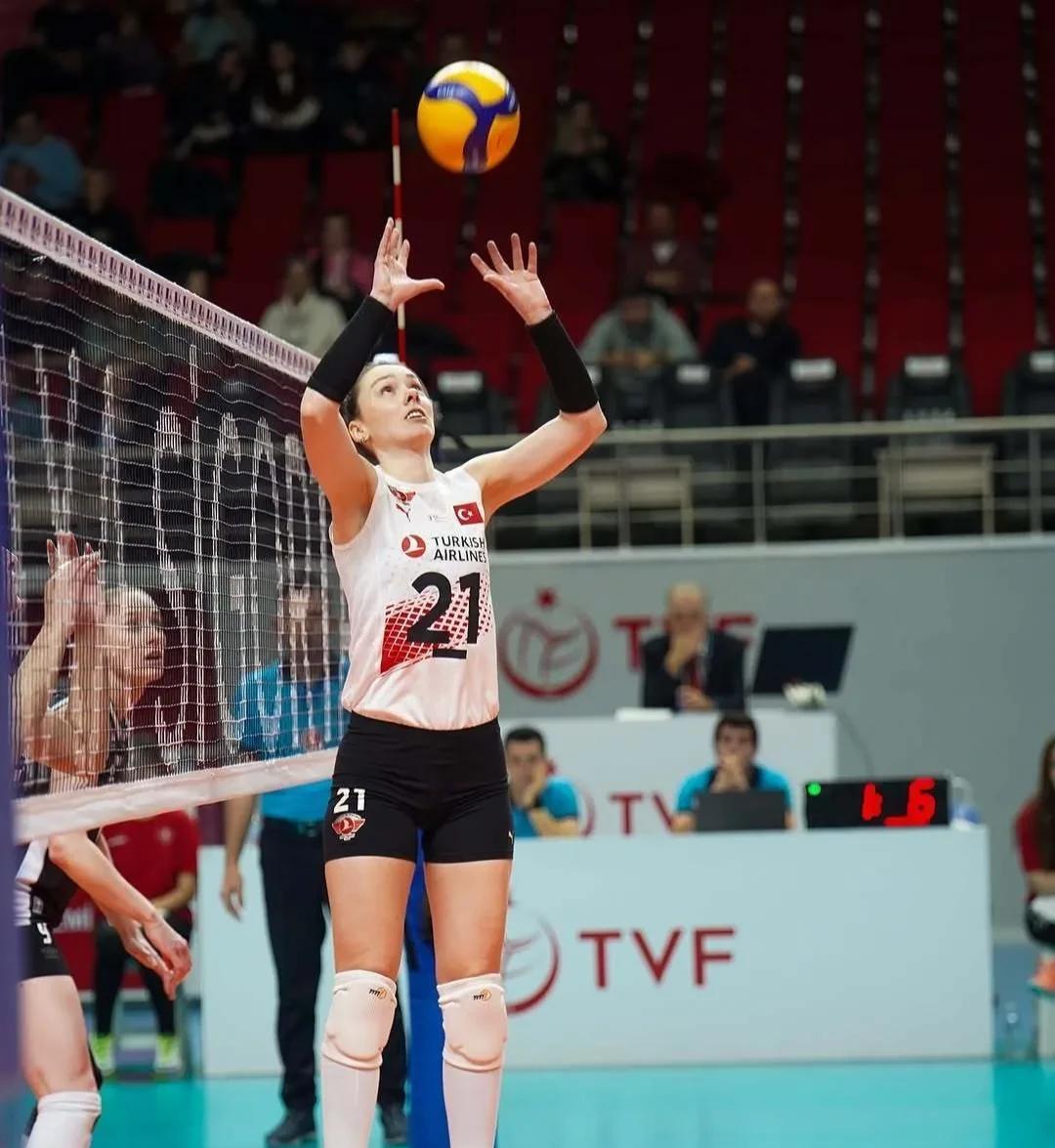 土耳其队战胜强敌,晋级下一轮 土耳其队战胜强敌,晋级下一轮